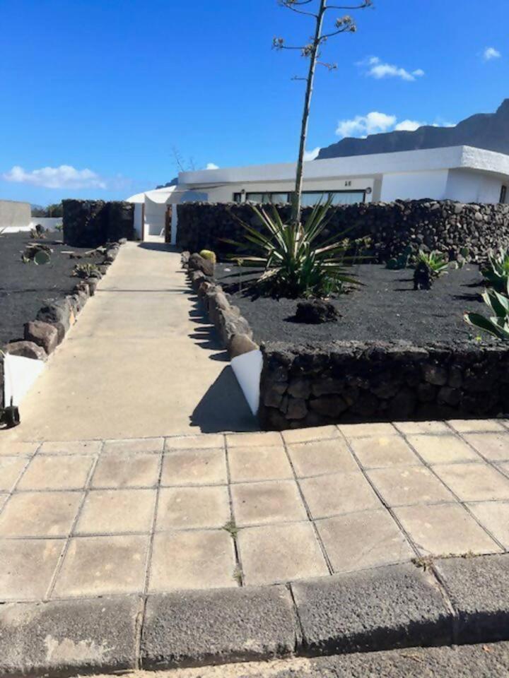 Lanzarote Famara Beach Bungalow Buitenkant foto