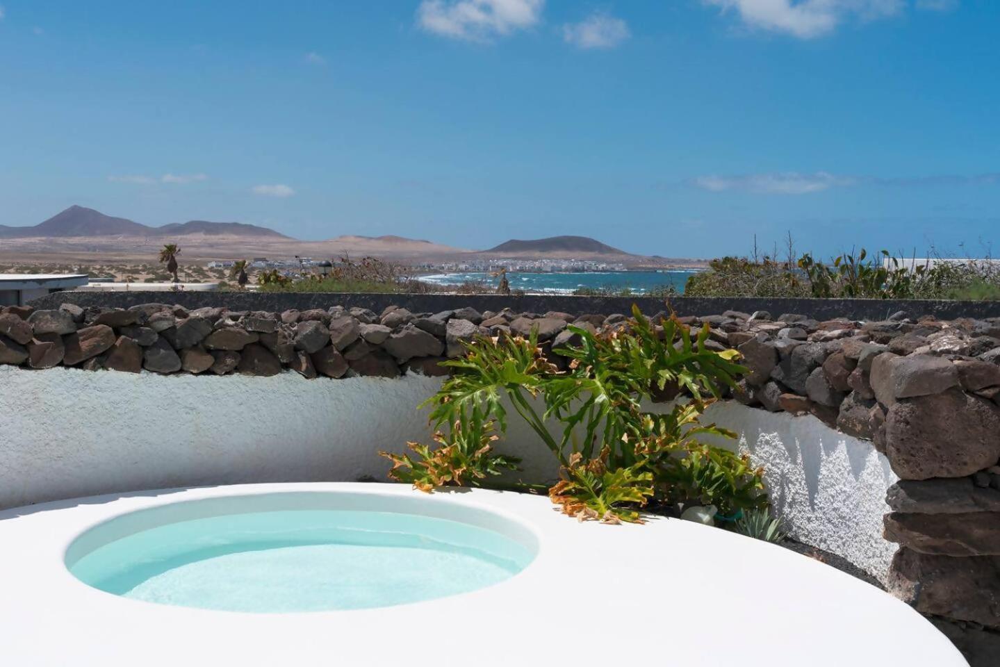Lanzarote Famara Beach Bungalow Buitenkant foto