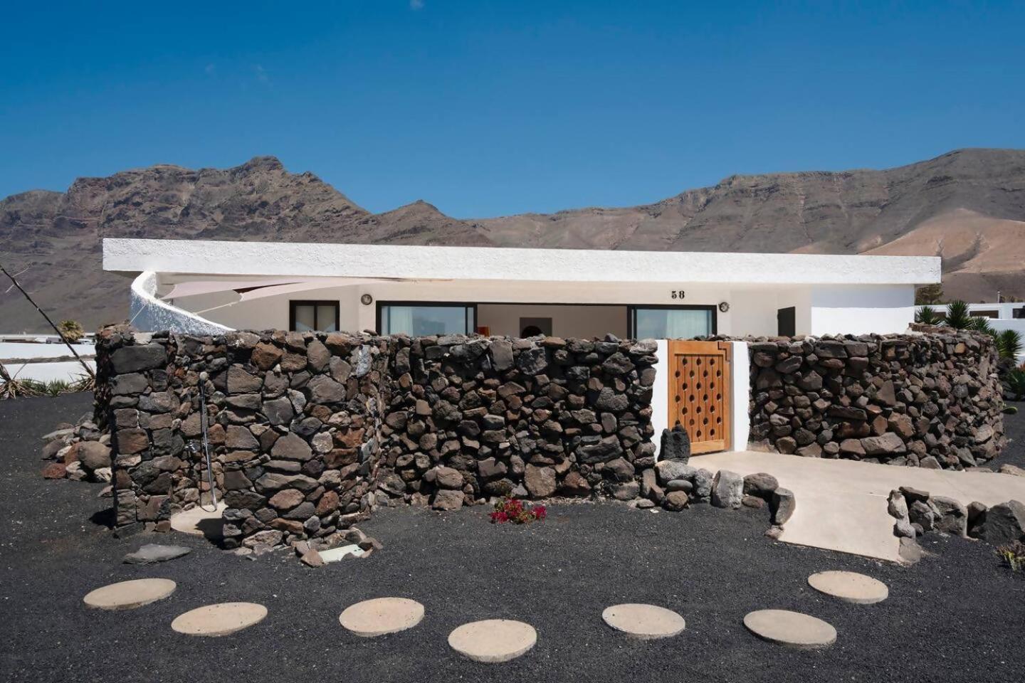 Lanzarote Famara Beach Bungalow Buitenkant foto